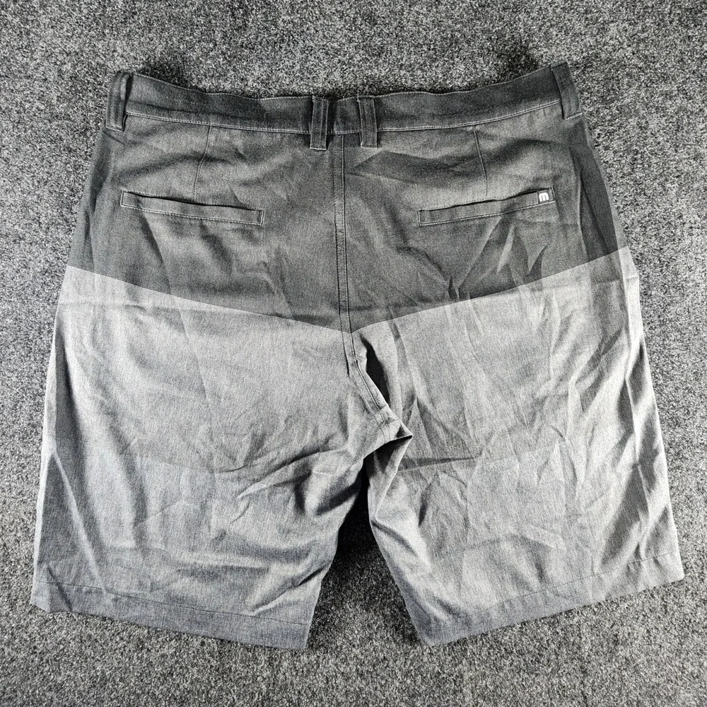 TravisMathew Mens Grey Colorblock Golf Shorts Size 35 Stretch Performance Casual